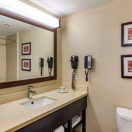Comfort Inn & Suites Near Six Flags Лития-Спрингс Экстерьер фото