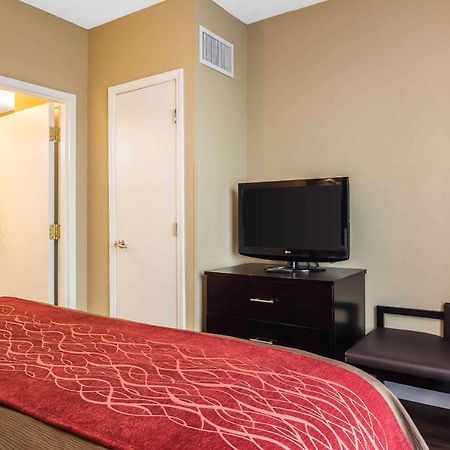 Comfort Inn & Suites Near Six Flags Лития-Спрингс Экстерьер фото