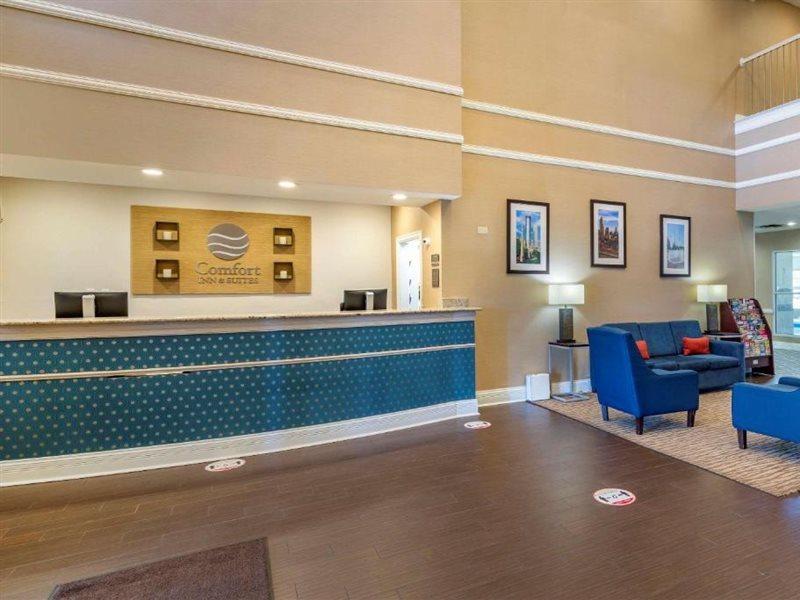 Comfort Inn & Suites Near Six Flags Лития-Спрингс Экстерьер фото