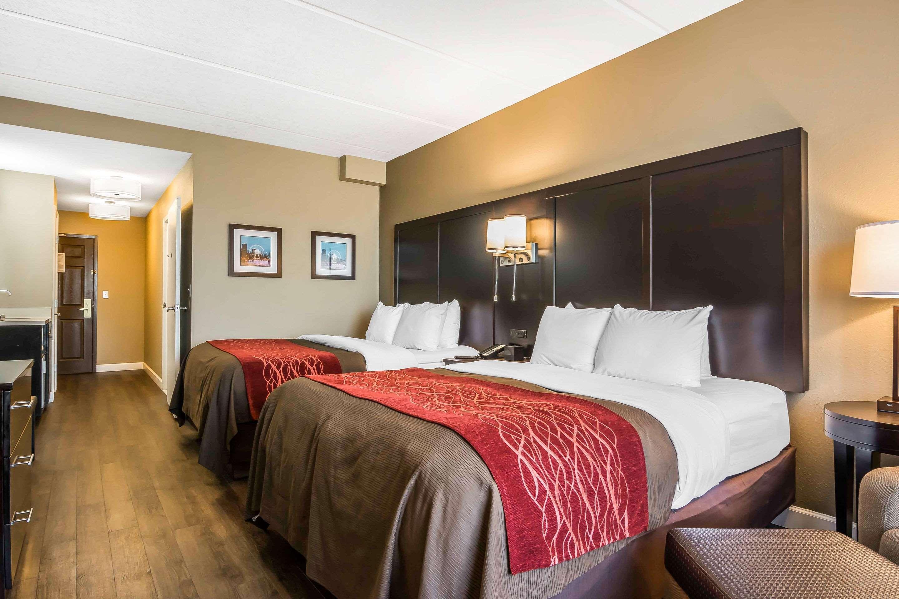 Comfort Inn & Suites Near Six Flags Лития-Спрингс Экстерьер фото