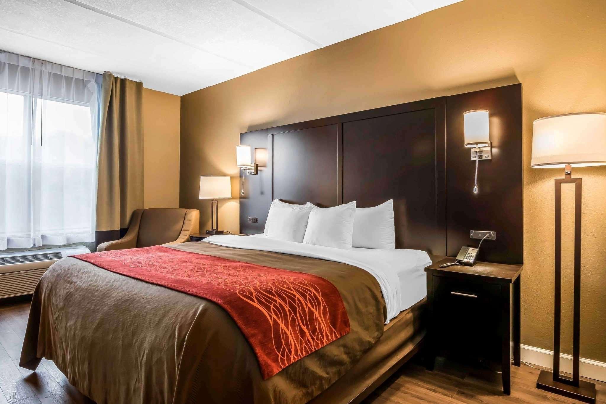 Comfort Inn & Suites Near Six Flags Лития-Спрингс Экстерьер фото