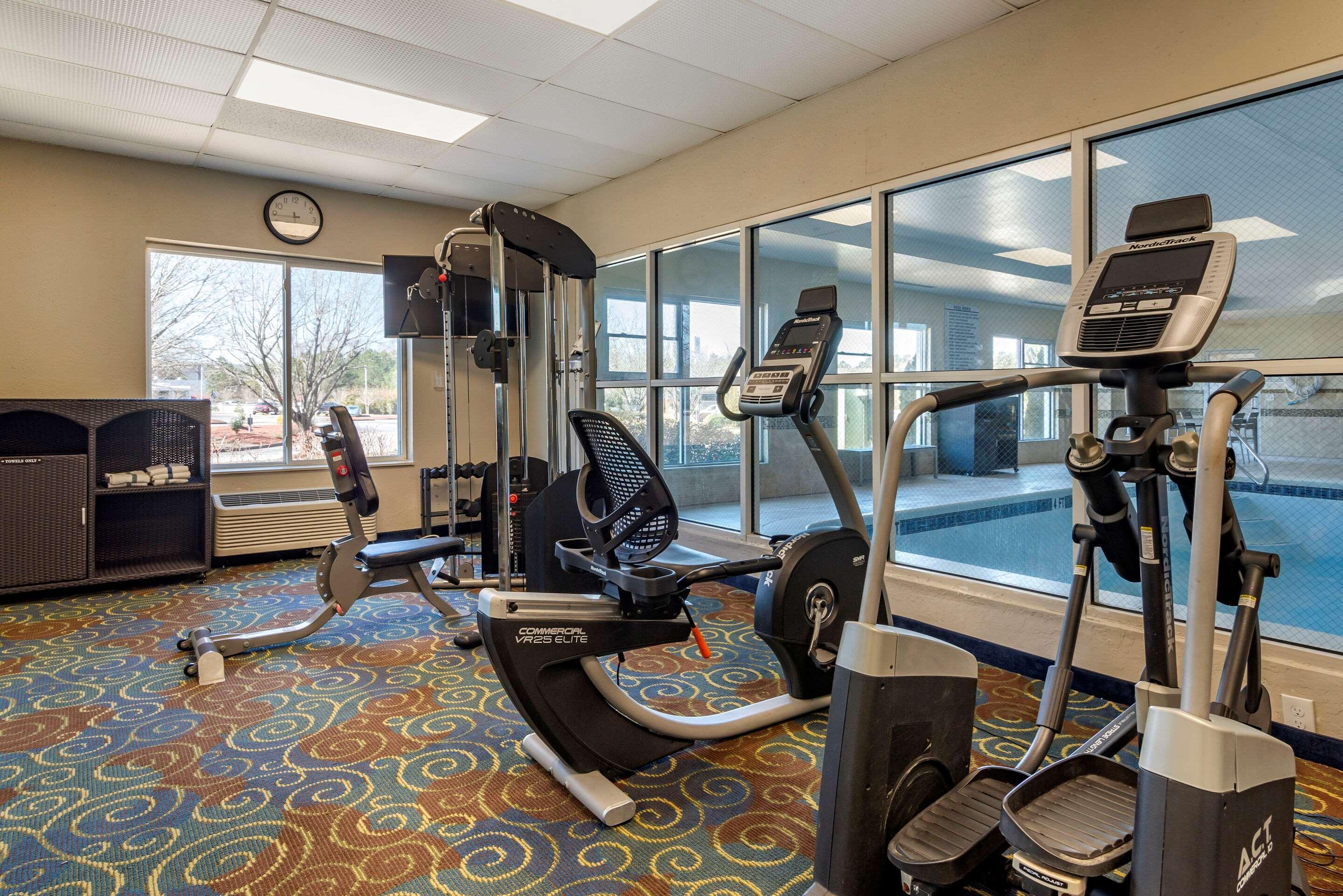 Comfort Inn & Suites Near Six Flags Лития-Спрингс Экстерьер фото