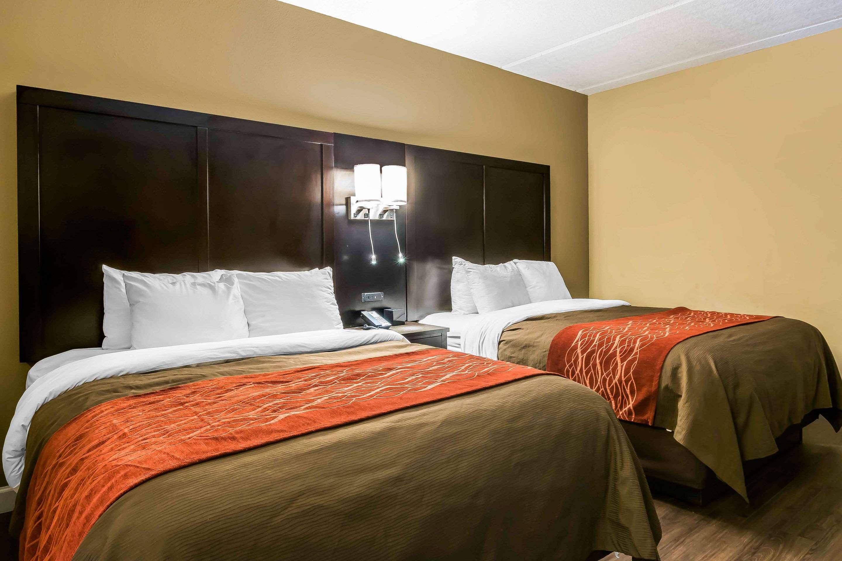 Comfort Inn & Suites Near Six Flags Лития-Спрингс Экстерьер фото