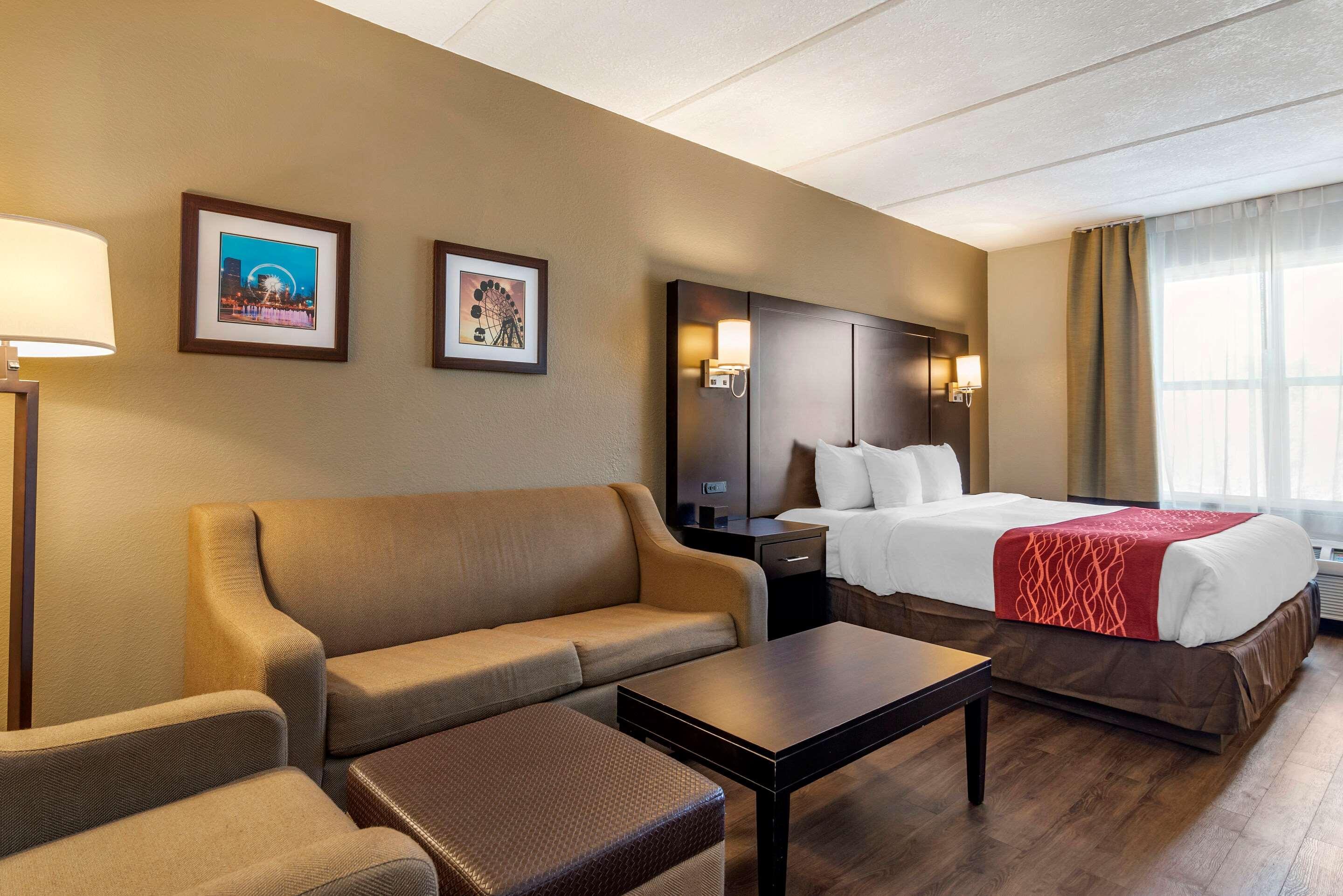 Comfort Inn & Suites Near Six Flags Лития-Спрингс Экстерьер фото