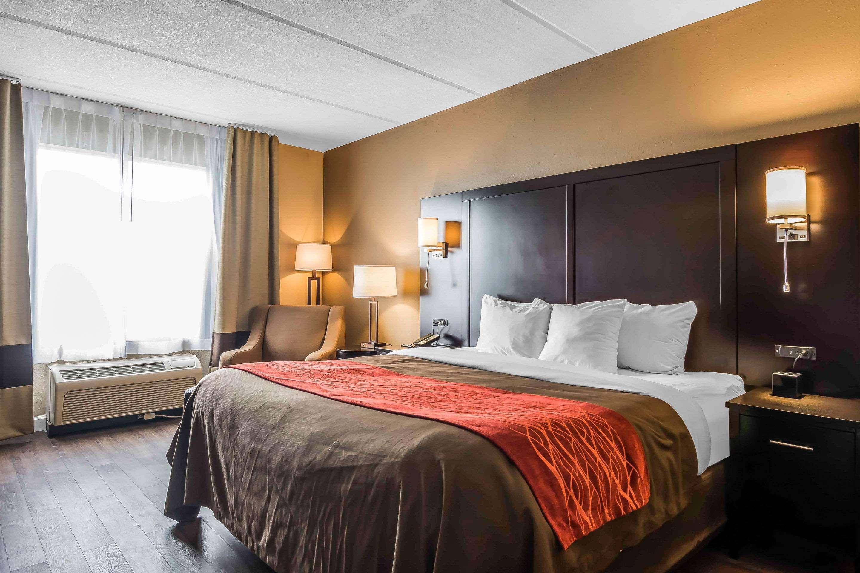Comfort Inn & Suites Near Six Flags Лития-Спрингс Экстерьер фото