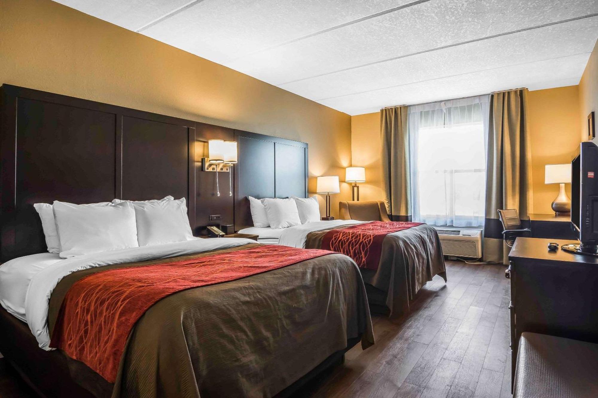 Comfort Inn & Suites Near Six Flags Лития-Спрингс Экстерьер фото