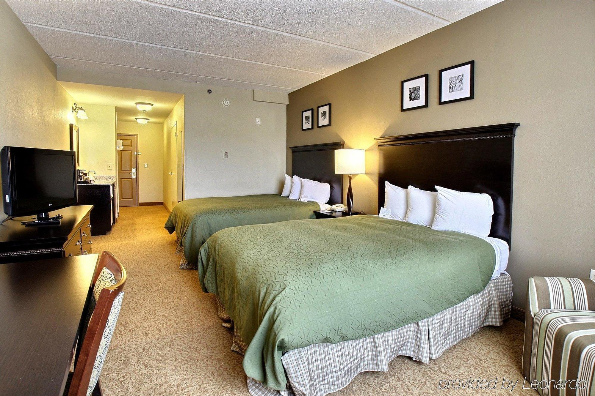 Comfort Inn & Suites Near Six Flags Лития-Спрингс Номер фото
