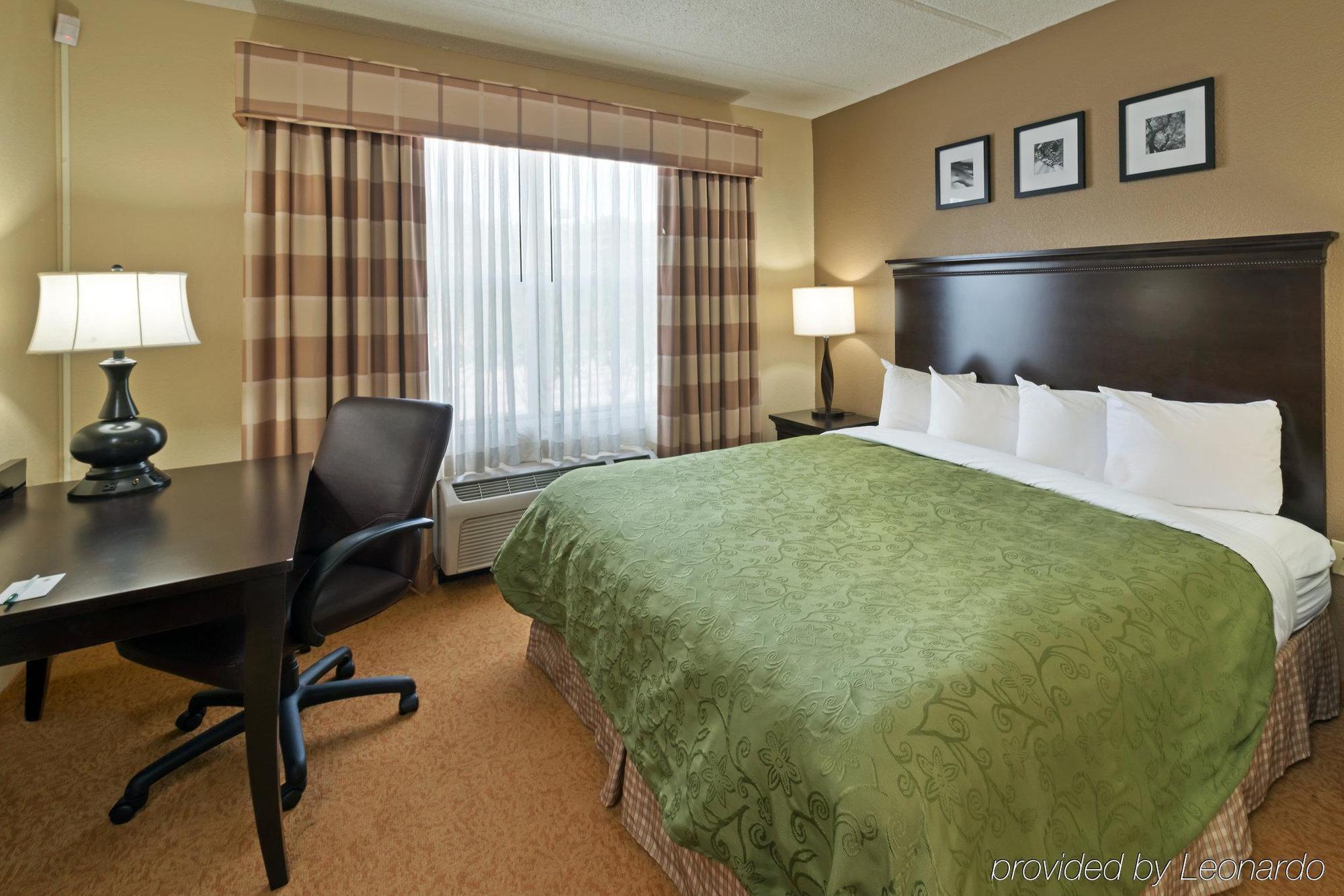 Comfort Inn & Suites Near Six Flags Лития-Спрингс Экстерьер фото
