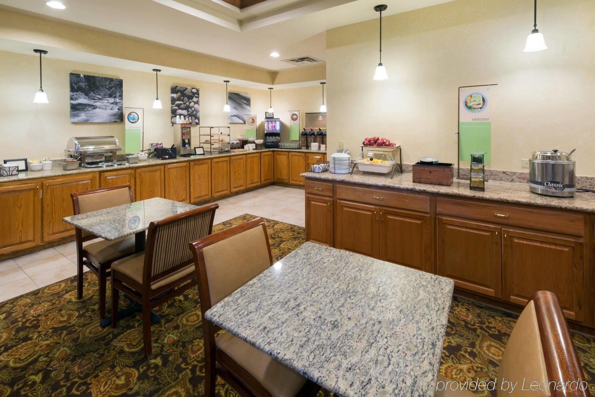 Comfort Inn & Suites Near Six Flags Лития-Спрингс Экстерьер фото